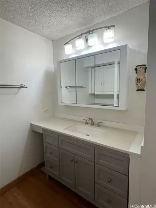 Photo #4: 202527935 Listing 