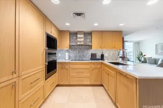 Photo #2: 202527954 Listing 