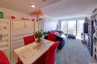 Photo #4: 202527958 Listing 