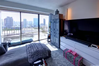 Photo #6: 202527958 Listing 