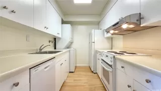 Photo #2: 202527965 Listing 