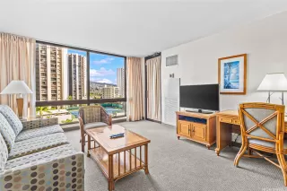 Photo #4: 202527972 Listing 