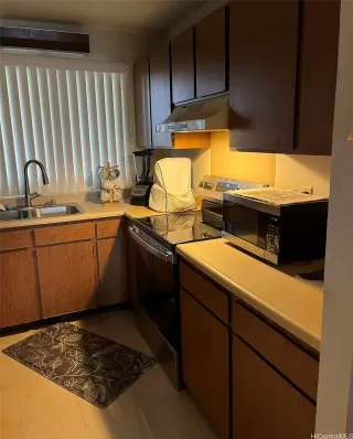 Photo #5: 202527973 Listing 