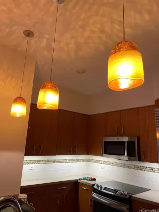 Photo #4: 202527980 Listing 