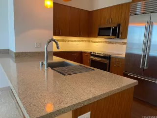 Photo #6: 202527980 Listing 