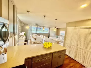 Photo #3: 202527986 Listing 