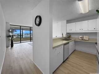 Photo #5: 202527988 Listing 