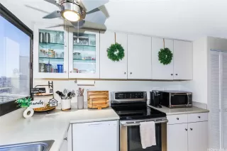 Photo #5: 202527991 Listing 