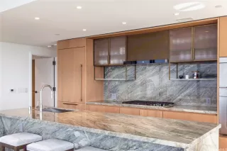 Photo #2: 202527996 Listing 