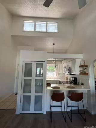 Photo #2: 202528006 Listing 