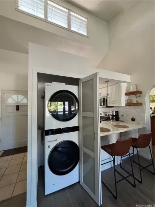 Photo #3: 202528006 Listing 