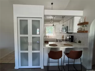 Photo #4: 202528006 Listing 