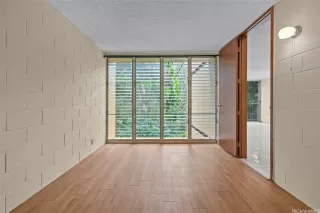 Photo #3: 202528007 Listing 