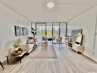 Photo #6: 202528014 Listing 