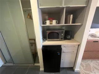 Photo #5: 202528017 Listing 