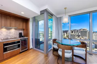 Photo #5: 202528020 Listing 