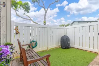 Photo #3: 202528029 Listing 