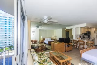 Photo #4: 202528040 Listing 