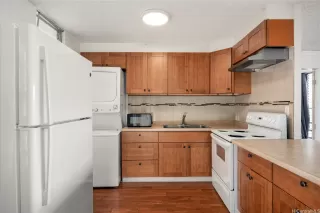 Photo #4: 202528047 Listing 