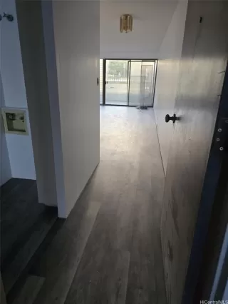 Photo #5: 202528050 Listing 