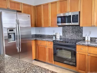 Photo #3: 202528054 Listing 