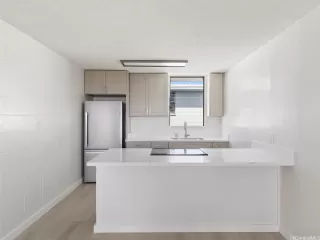 Photo #4: 202528059 Listing 