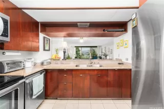 Photo #5: 202528078 Listing 