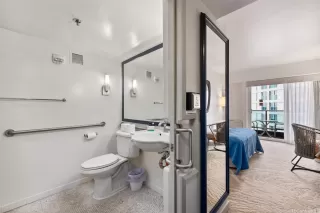 Photo #5: 202528100 Listing 