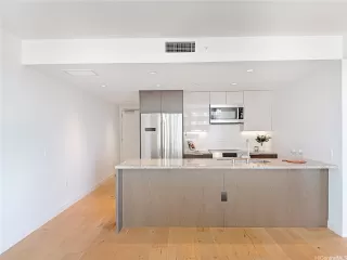 Photo #3: 202528106 Listing 