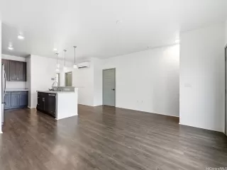 Photo #4: 202528107 Listing 