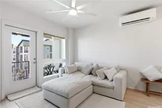 Photo #5: 202528109 Listing 