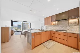 Photo #3: 202528114 Listing 