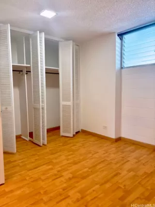 Photo #5: 202528118 Listing 