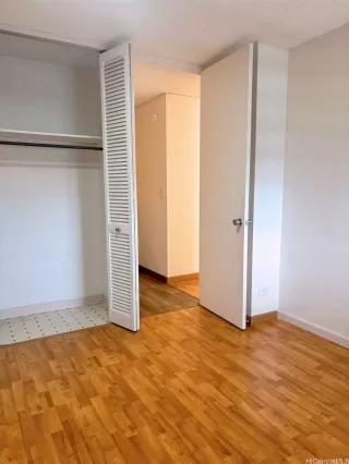 Photo #6: 202528118 Listing 