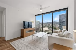 Photo #4: 202528130 Listing 