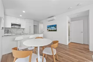 Photo #6: 202528130 Listing 