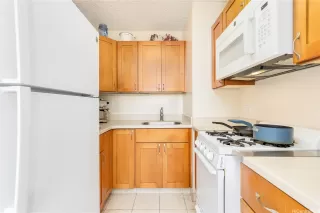 Photo #6: 202528147 Listing 