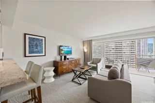 Photo #5: 202528158 Listing 