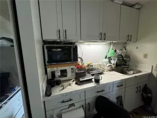 Photo #3: 202528167 Listing 