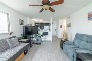 Photo #4: 202528180 Listing 