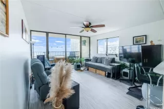 Photo #5: 202528180 Listing 