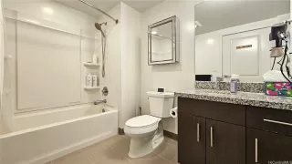 Photo #6: 202528183 Listing 