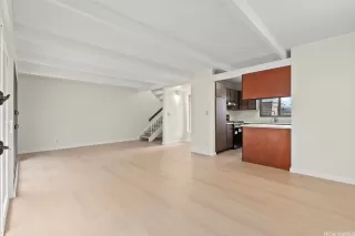 Photo #2: 202528211 Listing 