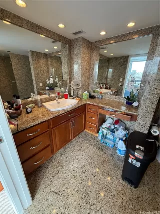 Photo #3: 202528219 Listing 