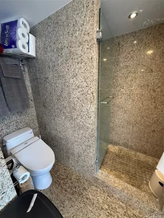 Photo #4: 202528219 Listing 