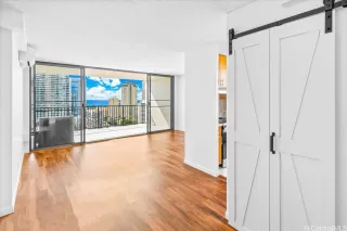 Photo #4: 202528238 Listing 