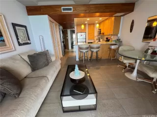 Photo #3: 202528247 Listing 