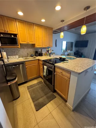 Photo #5: 202528247 Listing 