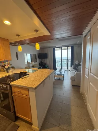 Photo #6: 202528247 Listing 