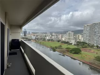 Photo #2: 202528248 Listing 